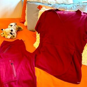 Jaanuu Scrub set